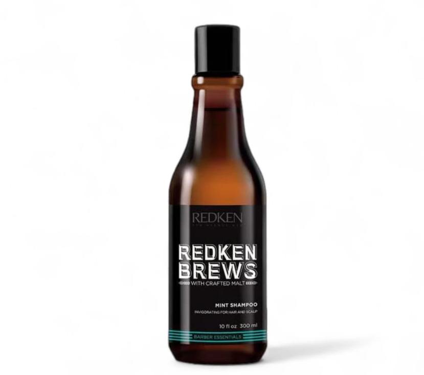 REDKEN BREWS MINT SHAMPOO DETERGE I CAPELLI E RILASCIA UNA SENSAZIONE DI FRESCHEZZA SULLA CUTE